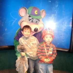 Meet your Posher, Xoua